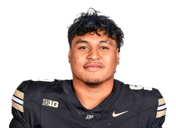 Micah Banuelos headshot