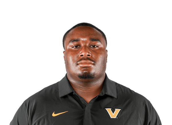 Orion Irving headshot