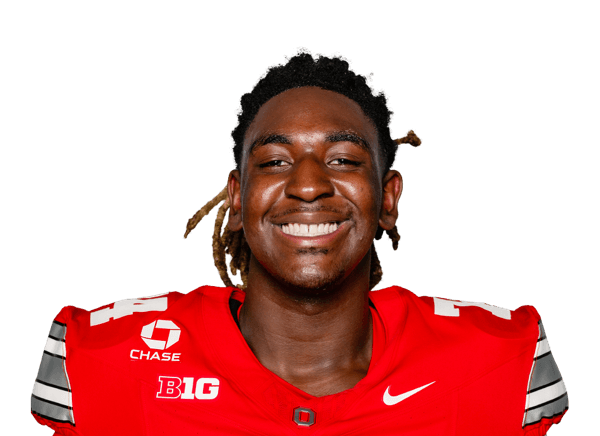 Carter Lowe headshot