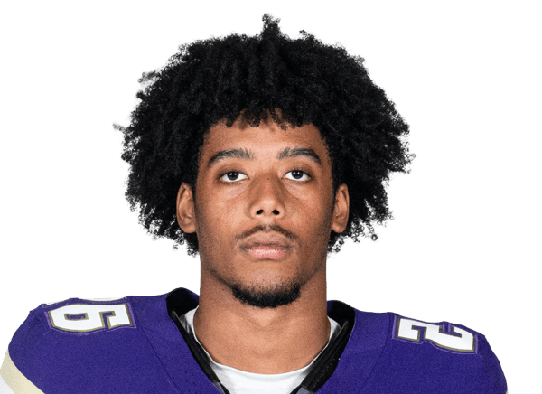 Elias Johnson headshot