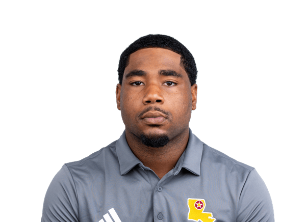 Kelbee Holmes headshot