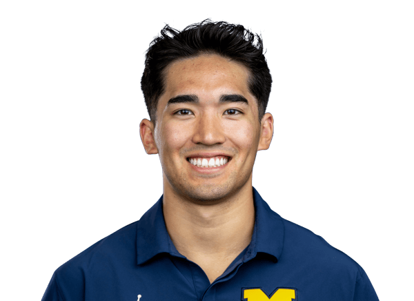 Max Reyes headshot