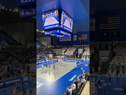 Kentucky takes set ✌️