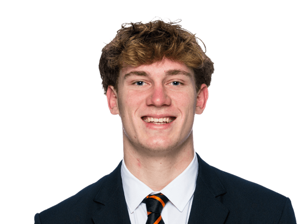 Logan Knapp headshot